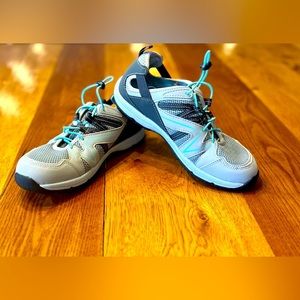 Nevados Women's Grey/Teal Lightweight Vent Bungee Closure Shoes Sz 7, CLEAN!